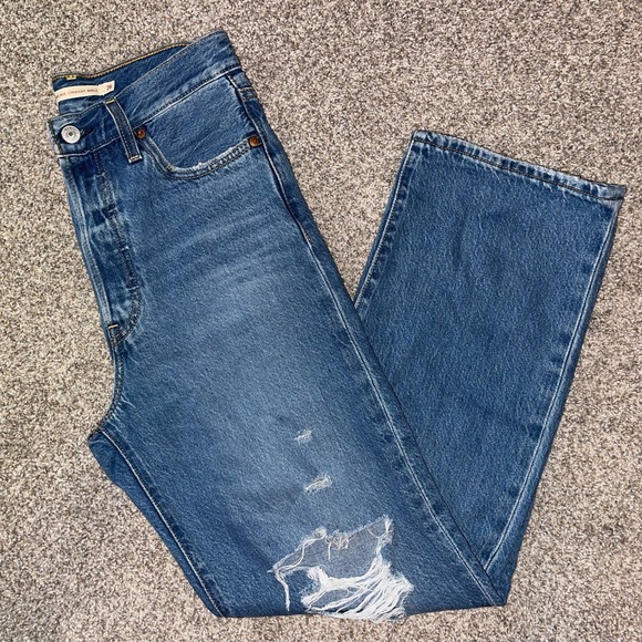 Levi’s Ribcage Straight Ankle Jeans - Picture 3 of 4